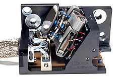 Development of a new Piezo-Optical Tip-tilt mechanism